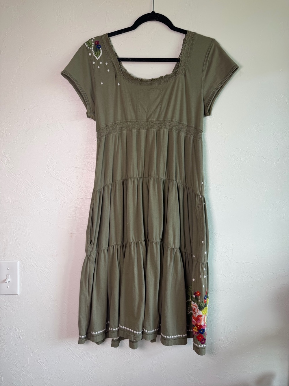 Johnny Was 100% cotton embroidered olive green tiered dress size medium - Picture 5 of 6